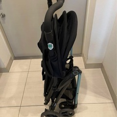 超軽量のコンビベビーカーの画像