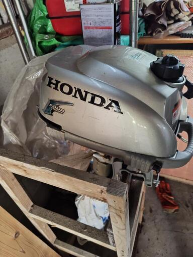 決まりました　HONDAの船外機(二馬力？)