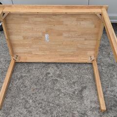 ダイニングテーブルの画像