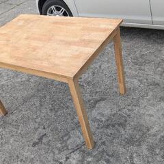 ダイニングテーブルの画像