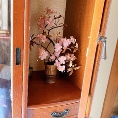 和風木製箪笥 ガラス扉付き 茶箪笥 大型の画像