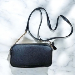美品　H&M トンボモチーフ　ミニショルダーバッグ　黒の画像
