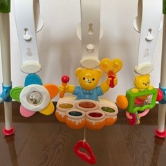 【combi】0歳から遊べる 光るすくすくメロディジムの画像