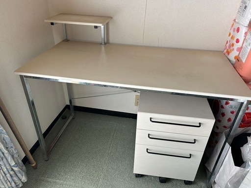 デスク (モモ) 名古屋の家具の中古あげます・譲ります