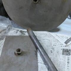 鉄のテーブル　組み立て式　直径50cm　高さ53cmの画像