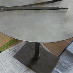 鉄のテーブル　組み立て式　直径50cm　高さ53cmの画像