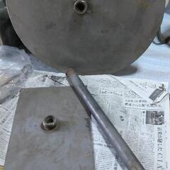 鉄のテーブル　組み立て式　直径50cm　高さ53cmの画像