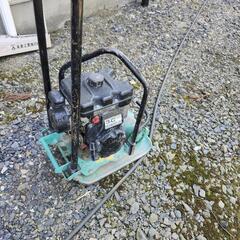 転圧機 プレート