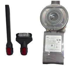 【REGASTOCK川崎店】【動作確認済み】dyson ダイソン DC62 コードレスクリーナー サイクロン掃除機 充電台 替えノズル付き シルバーの画像