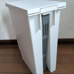 ニトリ スリムペタルペール ゴミ箱 20Ｌの画像