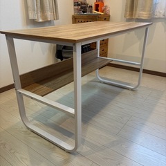 【値下げしました】頑丈で揺れの少ないパソコンデスク！足元の棚収納あり！の画像
