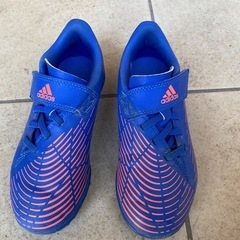adidas サッカーシューズ　19㎝