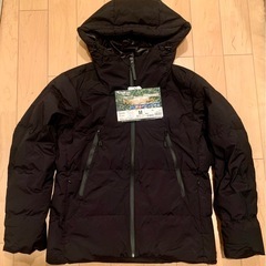 新品 ワークマン ダウンジャケット ＋ ユニクロ × JWアンダーソン シャツの画像