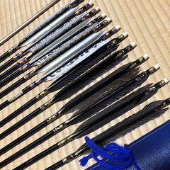 中古　弓道の矢と矢筒の画像