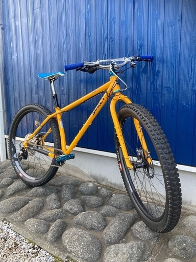 即納！最大半額！ SURLY 金子のマウンテン (セッタカ) サーリーカラテモンキー マウンテンバイク