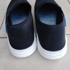 お譲り先決定！ほぼ新品　黒スニーカー25.0の画像