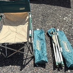 コールマンのアウトドア用折り畳みチェア2脚の画像