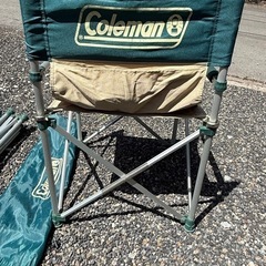 コールマンのアウトドア用折り畳みチェア2脚の画像