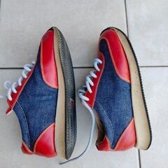 美品　スニーカー22.5 ブの画像