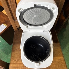 【TOSHIBA】3号炊き炊飯器の画像