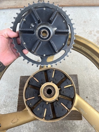 rz250r リヤホイール