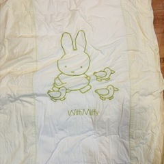 〈値下げ！〉ベビー布団　マット➕掛け布団（2枚）➕新品防水シート付きの画像