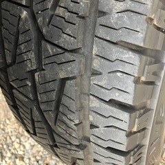 値下げ  中古　バリ山 A/Tタイヤ　285 75 16 の画像