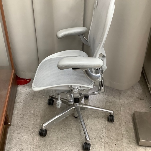 アーロンチェア Herman miller