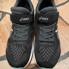 asicsスニーカー