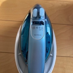 TOSHIBA コードレススチームアイロンの画像