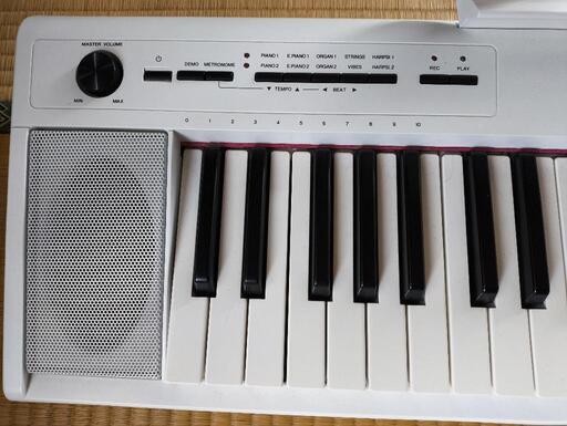 YAMAHA電子ピアノPiaggero NP-12 (トミー) 大形の鍵盤楽器 YAMAHA電子ピアノPiaggero NP-12 (トミー) 大形の鍵盤楽器