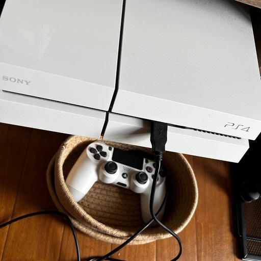 PS4 本体＋リモコン＋ソフト