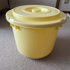 プラスチック製　樽