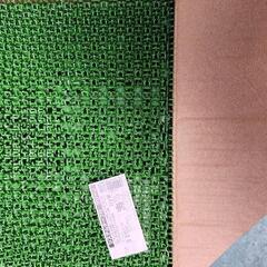 30cmx30cmの人工芝20枚入の箱４個セットの画像