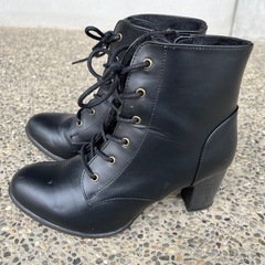 ショートブーツ　22.5㎝の画像