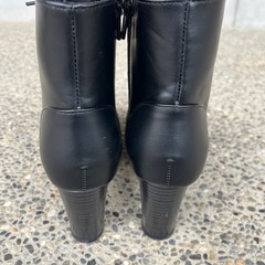 ショートブーツ　22.5㎝の画像