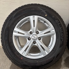 デリカD5スタッドレスタイヤ215/70/R16 の画像