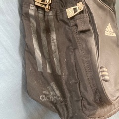 adidas バッグの画像