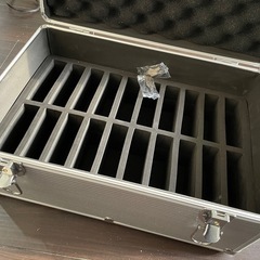 ハードディスク用ジェラルミンケースの画像