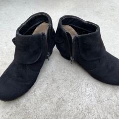 ❤️ キッズ ブラックブーツ リボンの画像