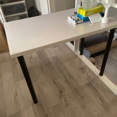 超美品のホワイトテーブル