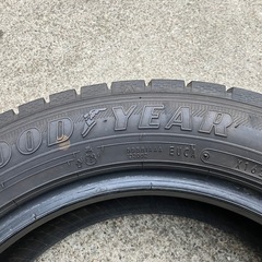 185/60R15バリ山スタッドレスタイヤ4本　アクア、シエンタ、フィット、スイフト等　ランクBの画像