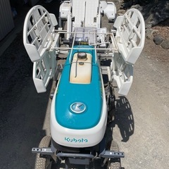 農機具クボタ　野菜植え