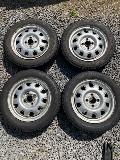 ホイール付きスタッドレスタイヤ