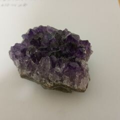 アメジストのクラスター（原石）の画像