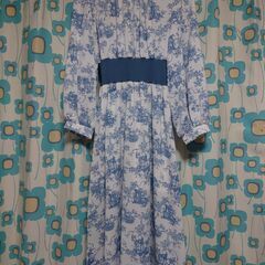 新品【春服ワンピース】Ｍサイズ／白地×水色グレーの画像