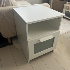 サイドテーブル