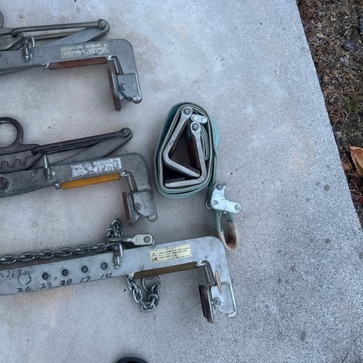 マキノの石材クランプ（石バサミ）とハングのセットです