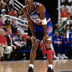 ⭐️GW限定値引き【真贋鑑定書付き】マイケルジョーダン　michael jordan　サイン　ユニフォーム　の画像