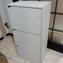 カインズ　ドア付き3段ボックス